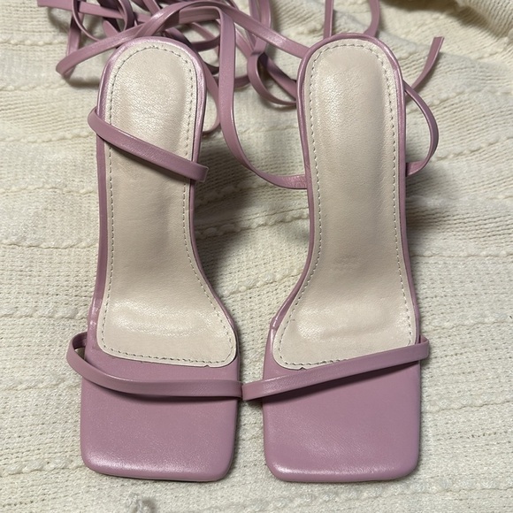 EUC Lilac lace up w/clear heel size 36(US 6) - Picture 4 of 4